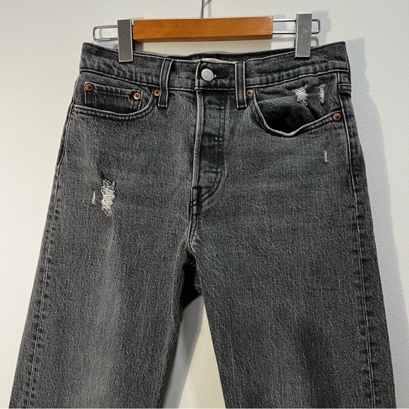 Levi's Wedgie Straight Leg Fray Raw Hem Distressed High Waist Button Fly Jeans - Picture 13 of 15